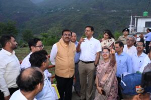 मुख्य सचिव ने टिहरी झील क्षेत्र का भ्रमण एवं पर्यटन विकास परियोजना का निरीक्षण किया